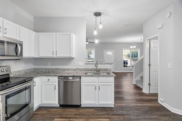 318 Glaston Court, Apex, NC 27502