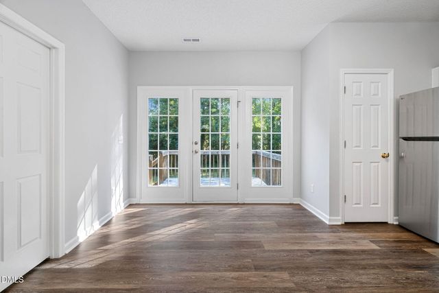 318 Glaston Court, Apex, NC 27502