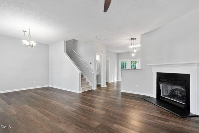 318 Glaston Court, Apex, NC 27502