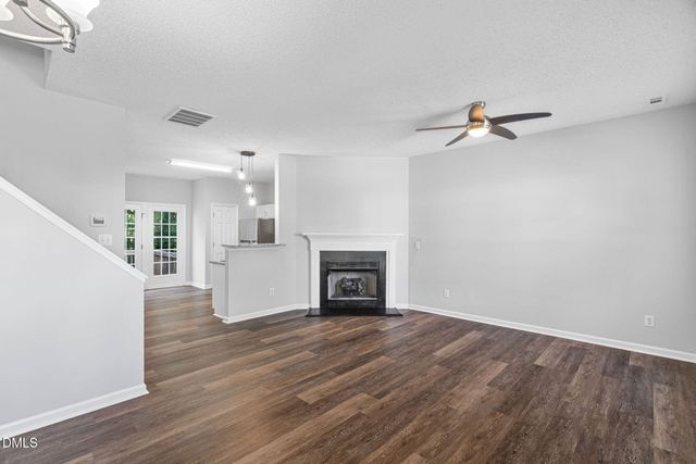 318 Glaston Court, Apex, NC 27502