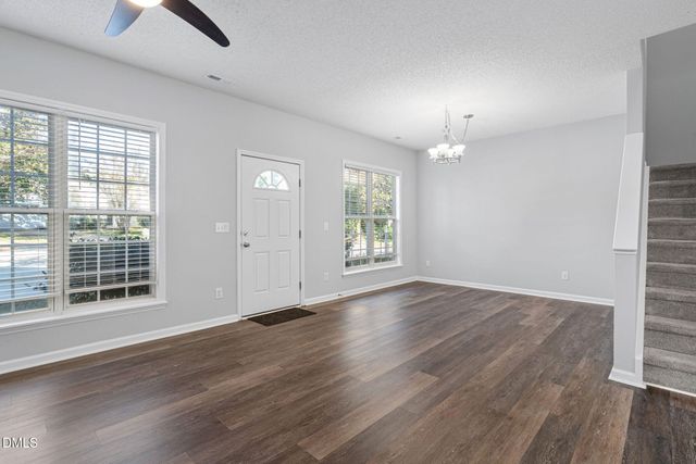 318 Glaston Court, Apex, NC 27502