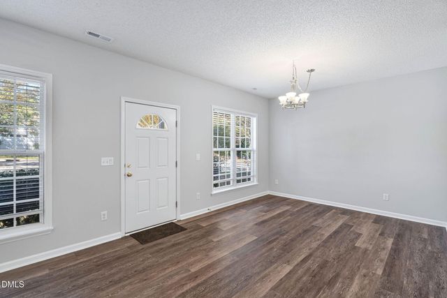 318 Glaston Court, Apex, NC 27502