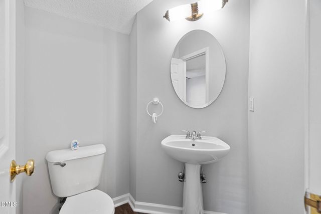 318 Glaston Court, Apex, NC 27502