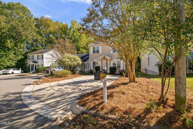 318 Glaston Court, Apex, NC 27502