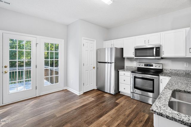 318 Glaston Court, Apex, NC 27502