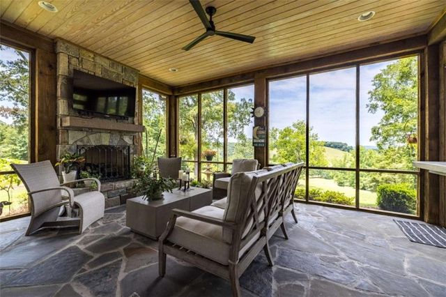 185 Marion Dairy Road, Lindale, GA 30147