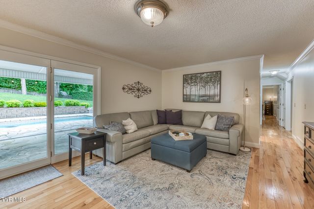 411 Elm Lane, Johnson City, TN 37604