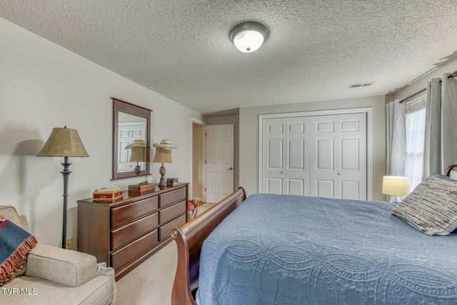 411 Elm Lane, Johnson City, TN 37604