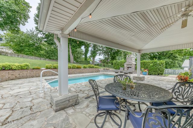 411 Elm Lane, Johnson City, TN 37604