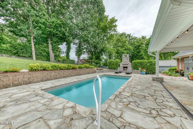 411 Elm Lane, Johnson City, TN 37604