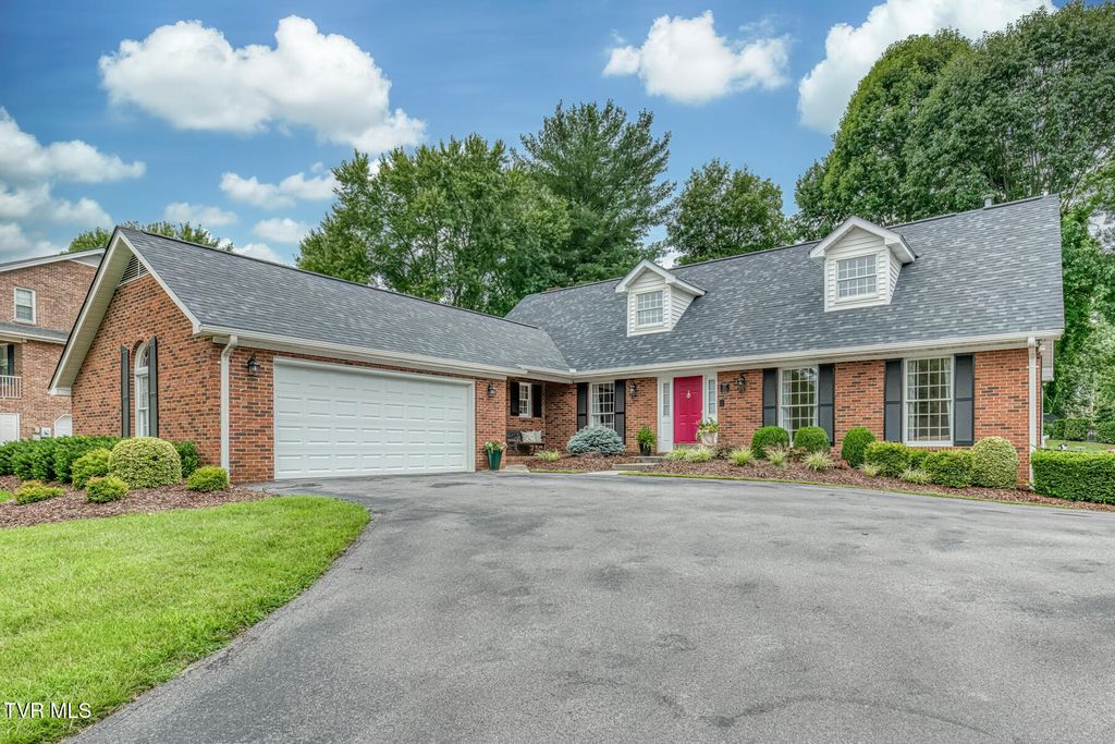 411 Elm Lane, Johnson City, TN 37604