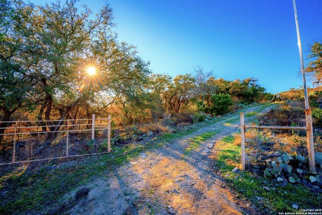 1659 Mesa Verde, Concan, TX 78838