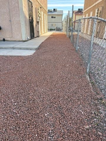 4723 Thunderbolt Avenue, Las Vegas, NV 89115