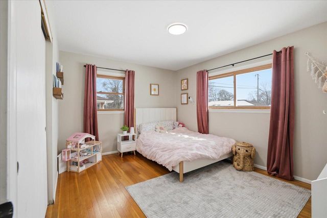 W150N8239 Saxony DRIVE, Menomonee Falls, WI 53051