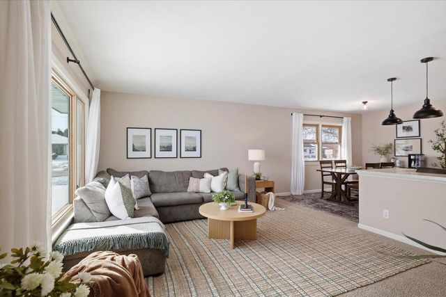 W150N8239 Saxony DRIVE, Menomonee Falls, WI 53051