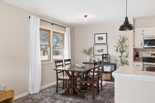 W150N8239 Saxony DRIVE, Menomonee Falls, WI 53051