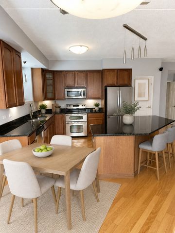 77 N Quentin Road 202, Palatine, IL 60067