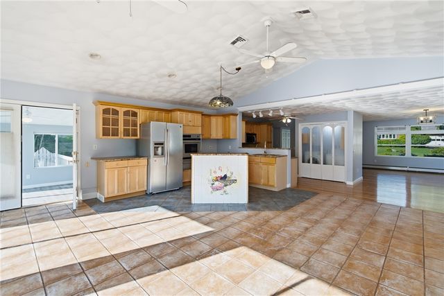285 Angell Road, Lincoln, RI 02865