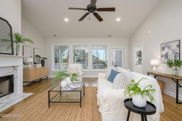 8 River Drive, Lady's Island, SC 29907