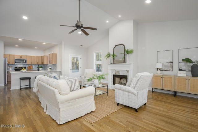8 River Drive, Lady's Island, SC 29907