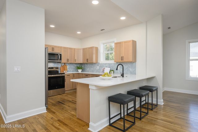 8 River Drive, Lady's Island, SC 29907