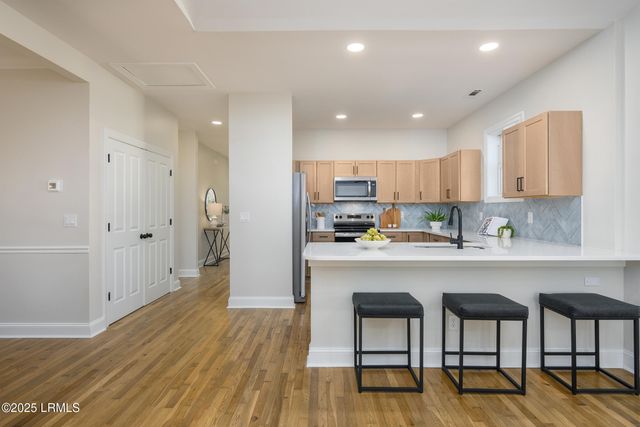 8 River Drive, Lady's Island, SC 29907
