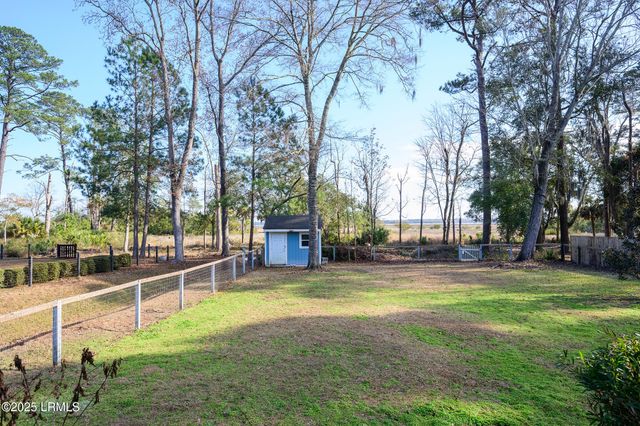 8 River Drive, Lady's Island, SC 29907
