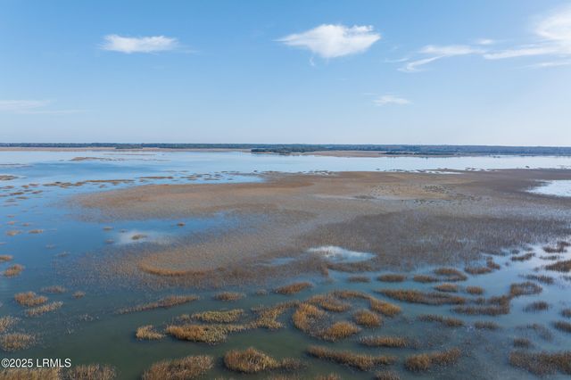 8 River Drive, Lady's Island, SC 29907