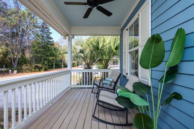 8 River Drive, Lady's Island, SC 29907