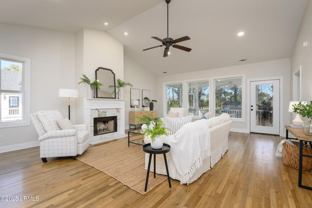 8 River Drive, Lady's Island, SC 29907