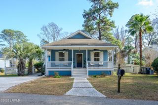 8 River Drive, Lady's Island, SC 29907