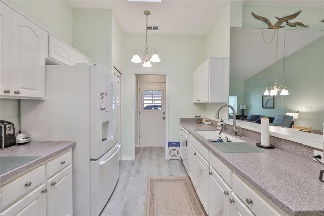 2414 OLD NANTUCKET COURT 57, Sun City Center, FL 33573