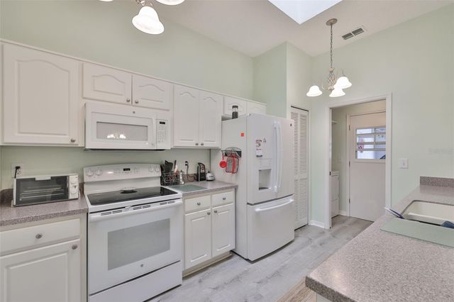 2414 OLD NANTUCKET COURT 57, Sun City Center, FL 33573