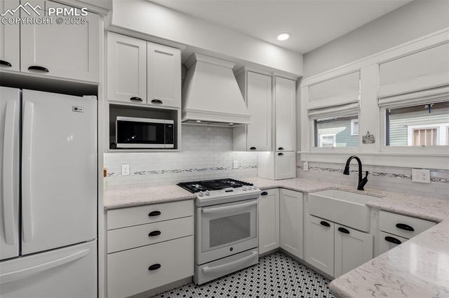 15 E Jefferson Street, Colorado Springs, CO 80907