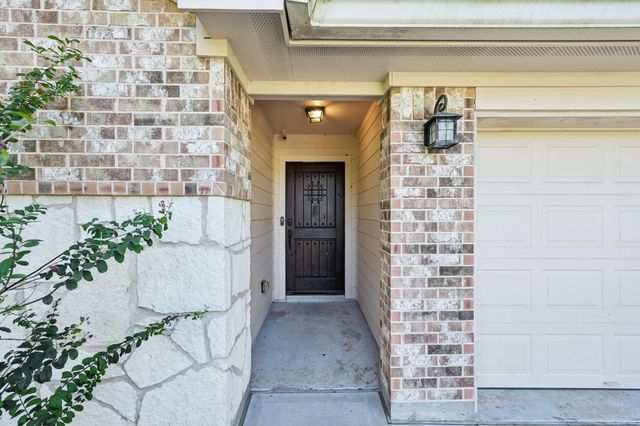 5012 Bayou Dr, Dickinson, TX 77539