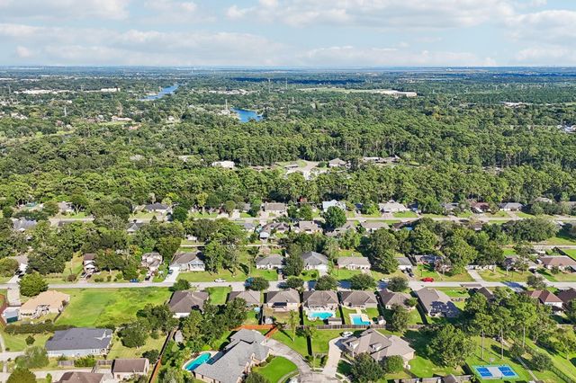 5012 Bayou Dr, Dickinson, TX 77539