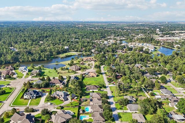 5012 Bayou Dr, Dickinson, TX 77539