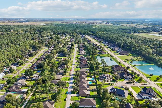 5012 Bayou Dr, Dickinson, TX 77539