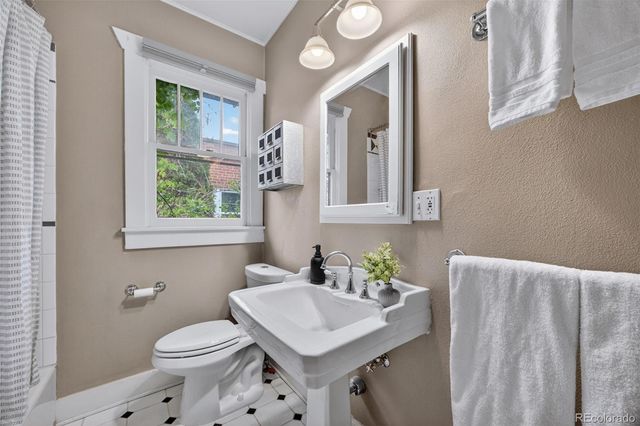 3152 W 36th Avenue, Denver, CO 80211