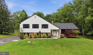 19 ELAINE DR, Thornton, PA 19373