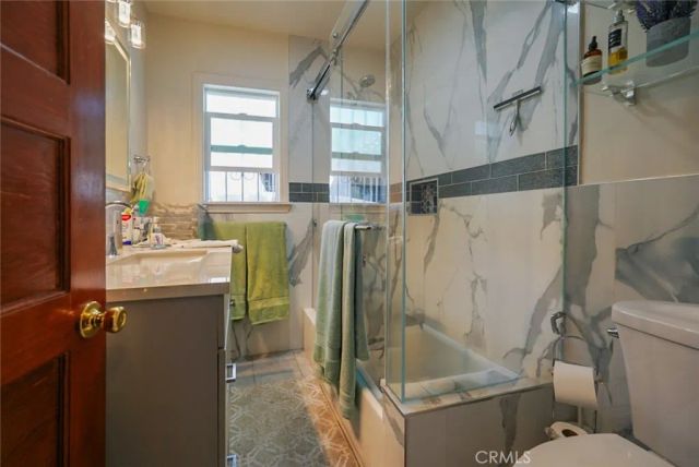 3415 S gramercy Place, Los Angeles, CA 90018