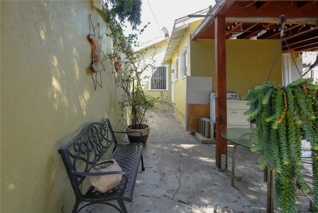 3415 S gramercy Place, Los Angeles, CA 90018