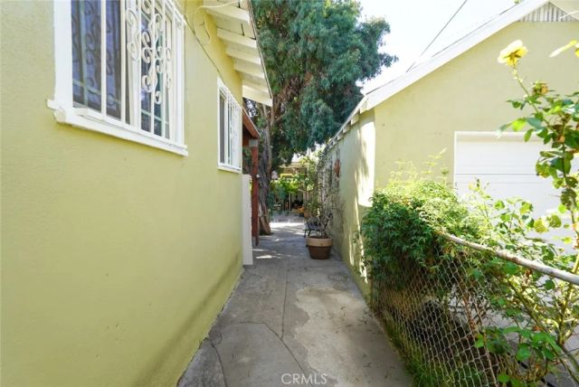 3415 S gramercy Place, Los Angeles, CA 90018