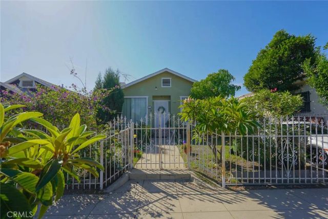 3415 S gramercy Place, Los Angeles, CA 90018