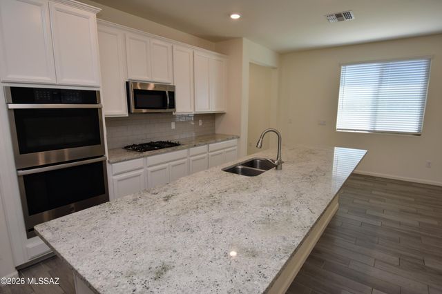 12115 N Candywine Drive, Marana, AZ 85653