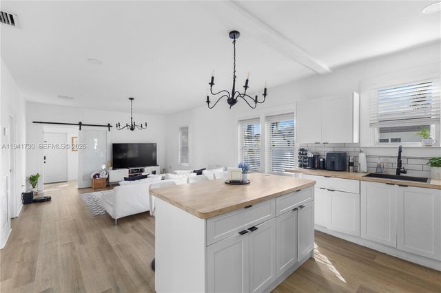 2811 SW 17th St, Miami, FL 33145