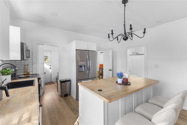 2811 SW 17th St, Miami, FL 33145