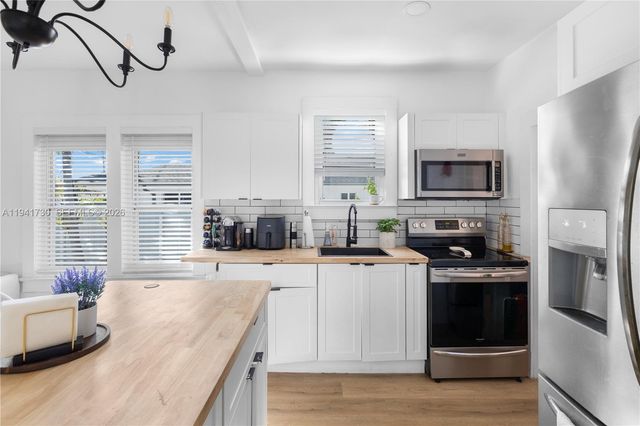 2811 SW 17th St, Miami, FL 33145