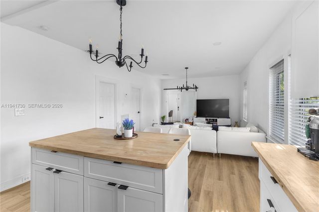 2811 SW 17th St, Miami, FL 33145