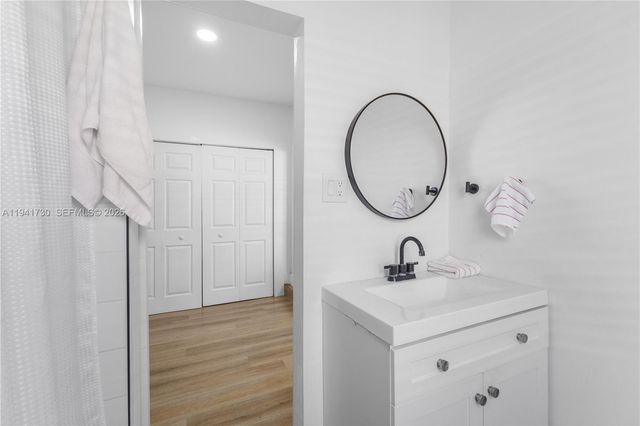 2811 SW 17th St, Miami, FL 33145